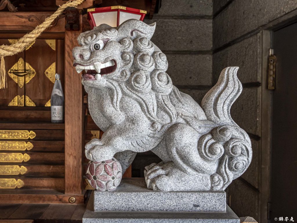 下呂温泉神社 狛犬（阿形）