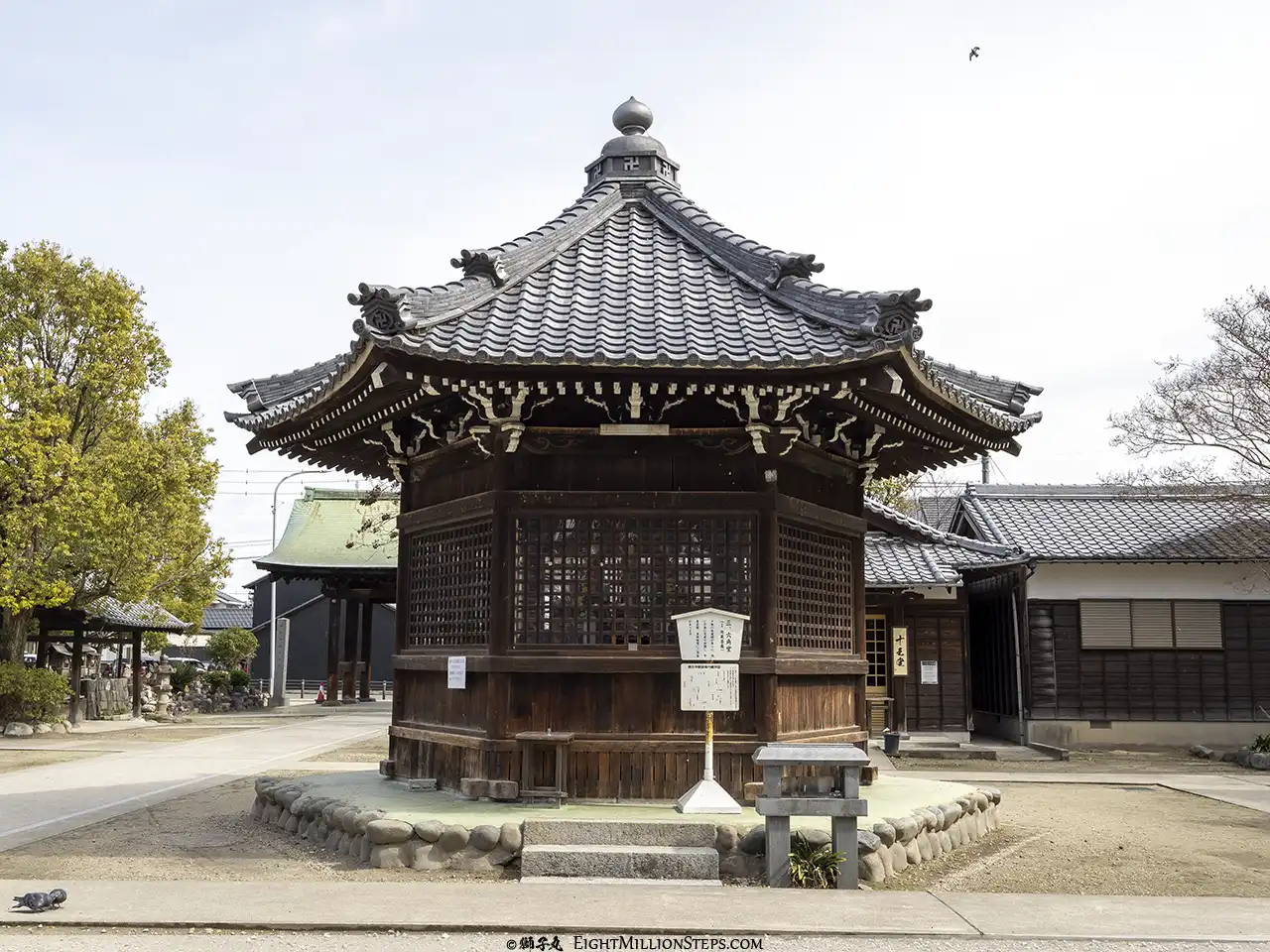 甚目寺観音（鳳凰山 甚目寺）　六角堂