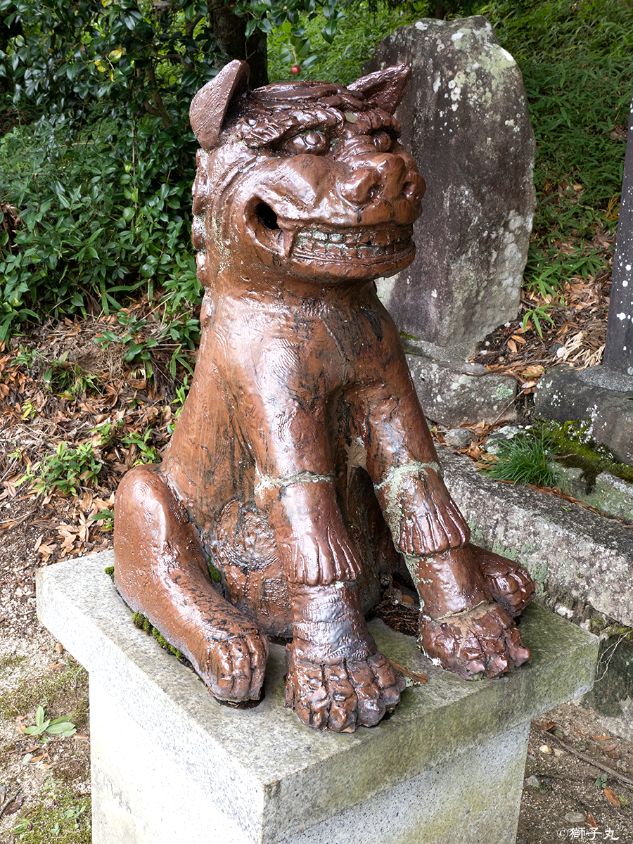 八王子神社（岐阜県瑞浪市陶町）　美濃焼の狛犬　吽形